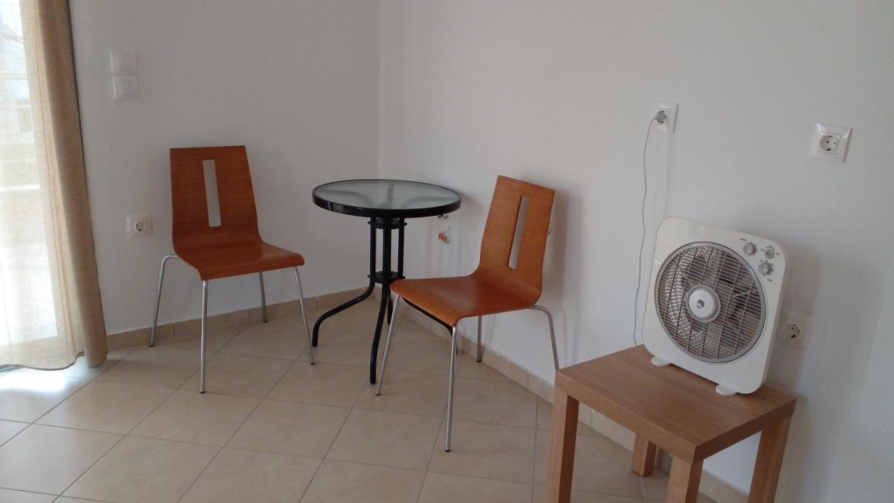 Tasos Rooms Himarë Exterior foto
