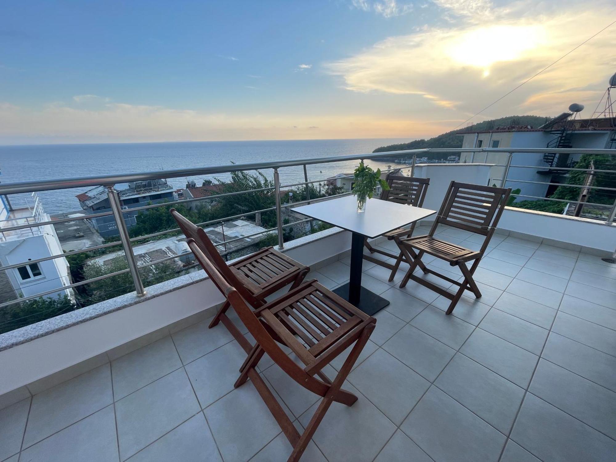 Tasos Rooms Himarë Exterior foto