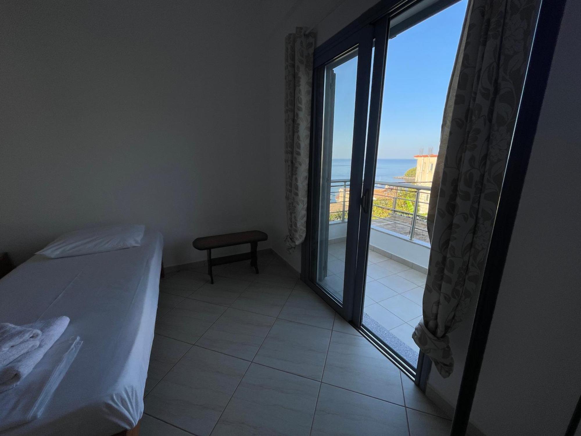 Tasos Rooms Himarë Exterior foto