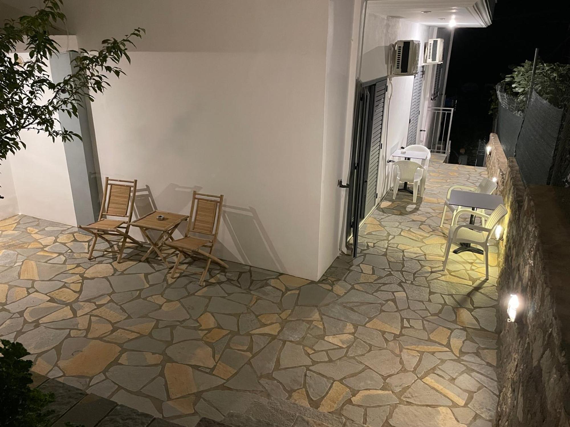Tasos Rooms Himarë Exterior foto