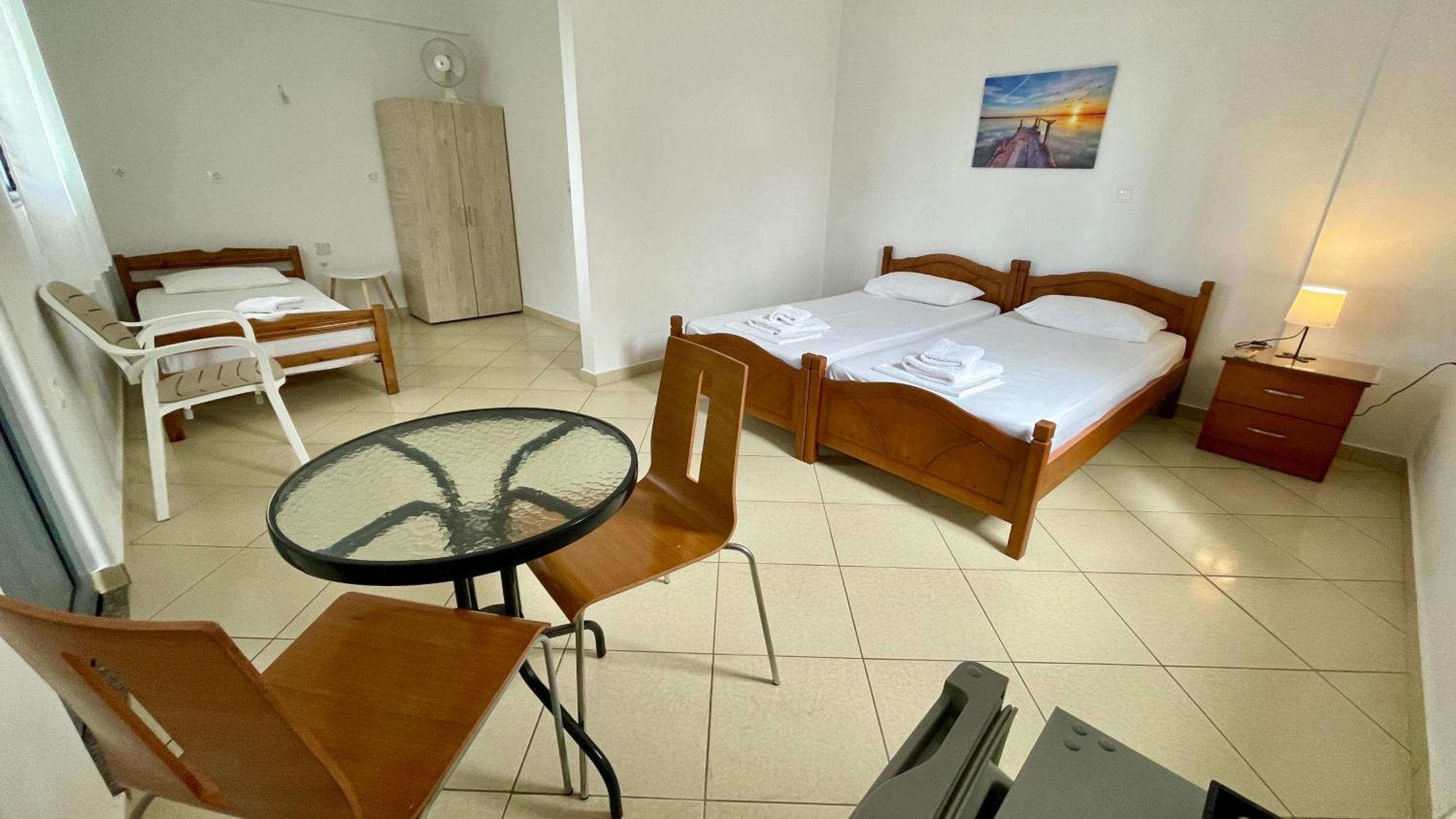 Tasos Rooms Himarë Exterior foto
