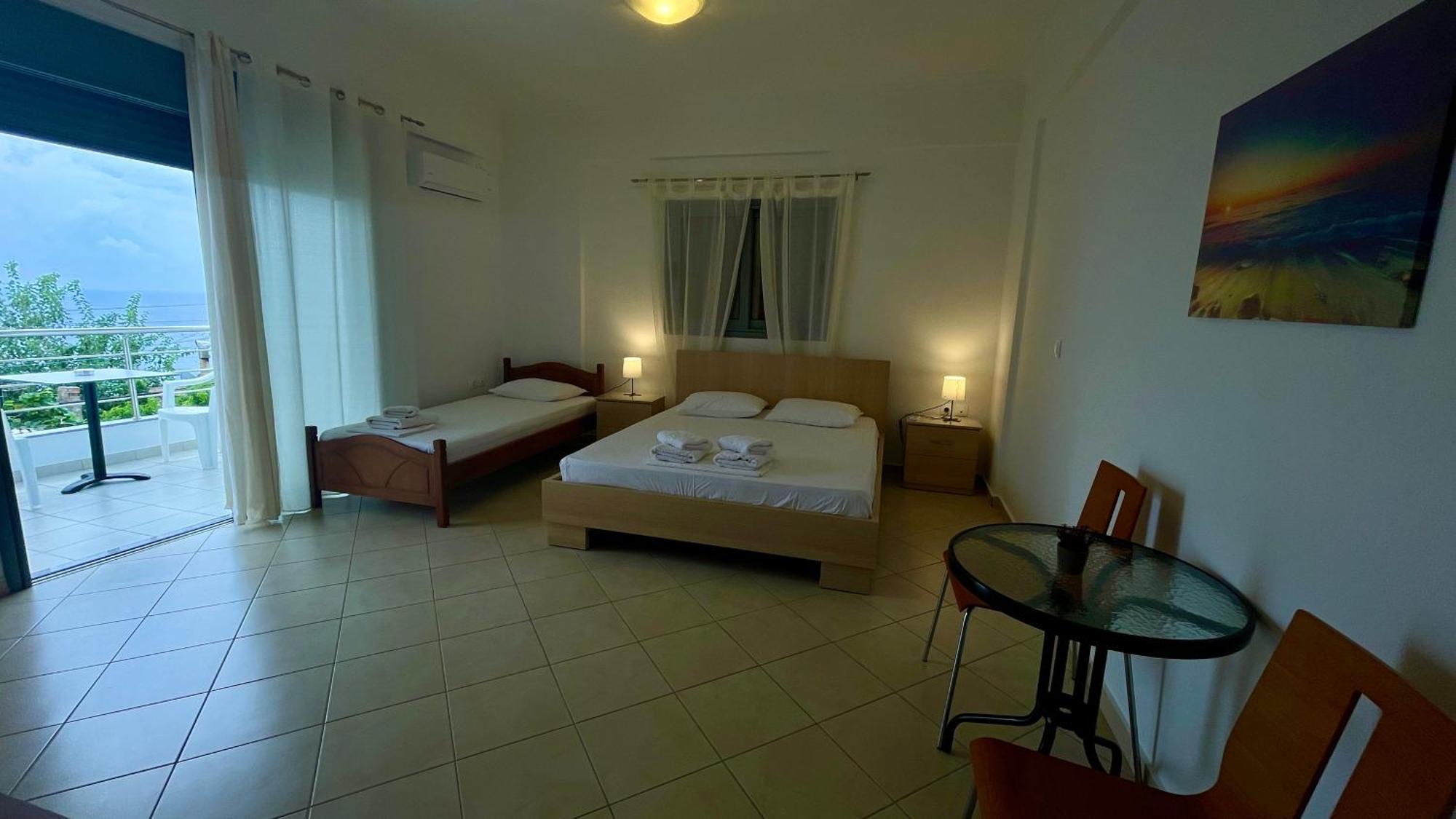 Tasos Rooms Himarë Exterior foto